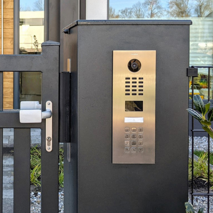 DoorBird D2101KV IP Video Intercom Keypad RFID 720p Ultra‑Wide Camera Night Vision 4D Motion Sensor PoE LAN 1‑Button - Stainless Steel
